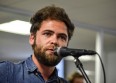 Passenger chante à Paris pour "Whispers"