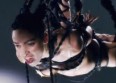 "Pendulum" : FKA twigs en suspension