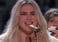 Grammy Awards : Kesha chante "Praying"