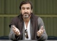 Eric Cantona chante sur scène avec Mick Jones