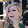 Avril Lavigne sur le plateau d'Extra TV : photos