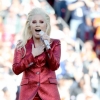 Lady Gaga chante l'hymne national américain au Super Bowl 2016 : photos