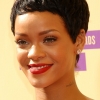 Rihanna : son nouveau look aux MTV Video Music Awards 2012 (photos)