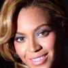 Beyoncé, enceinte, lance son parfum : photos