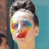 Lady Gaga en mode "ARTPOP" dans les studios de E! News : photos