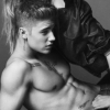 Justin Bieber s'exhibe en boxer pour la campagne Calvin Klein : photos