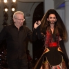 Conchita Wurst défile en robe de mariée pour Jean-Paul Gaultier : photos